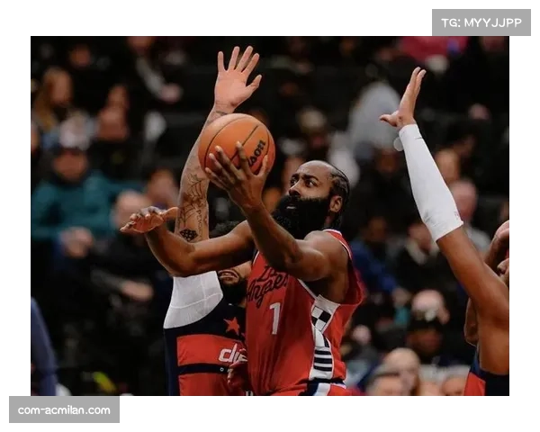 魔术高压逼抢切断哈登米切尔连线，针对骑士沉退防守提速打转换